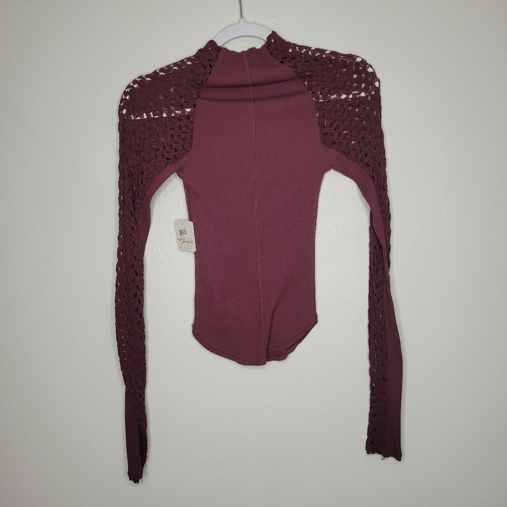 Free People clementine ribbed mixed media top in burgundy Size Medium Nwt - Picture 4 of 8